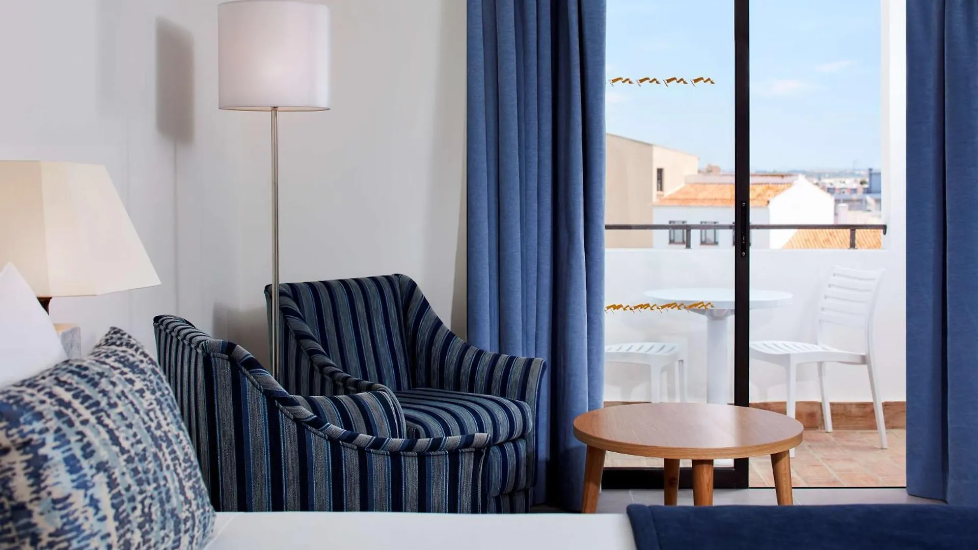 Tivoli Lagos 4*,