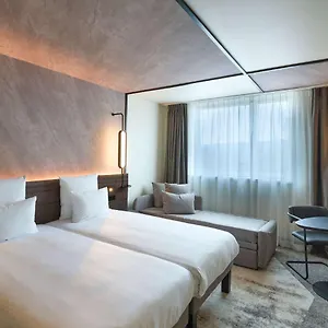 Novotel Expo Отель